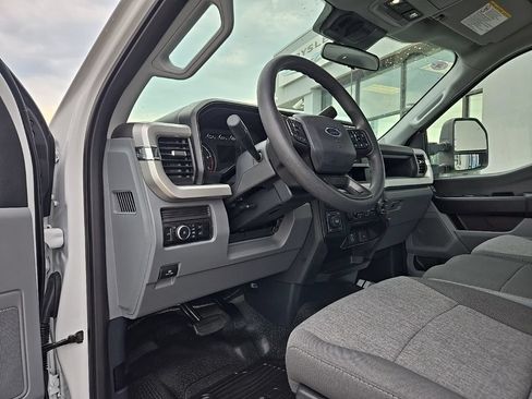 Used 2024 Ford F350 XL w/ FX4 Off-Road Package AWD/4WD image 45