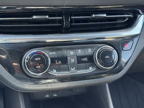 Used 2024 Buick Envista Sport Touring w/ Convenience I Package FWD image 19