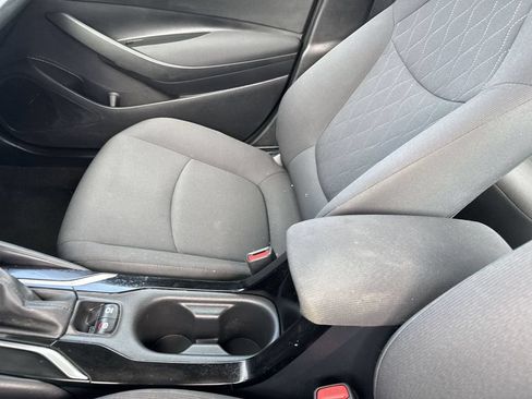 Used 2022 Toyota Corolla LE FWD image 25