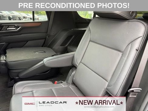 Used 2025 GMC Yukon Denali w/ Sun & Power Step Package AWD/4WD image 21
