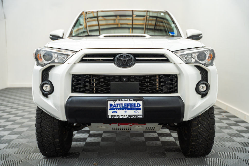Used 2022 Toyota 4Runner TRD Off-Road Premium AWD/4WD image 2