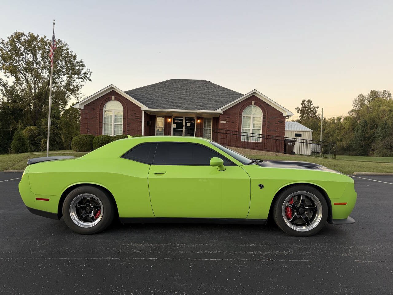 Used 2015 Dodge Challenger SRT Hellcat RWD image 6