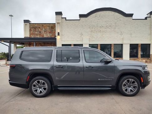Used 2023 Jeep Wagoneer L Series II w/ Flexible Seating Group image 2