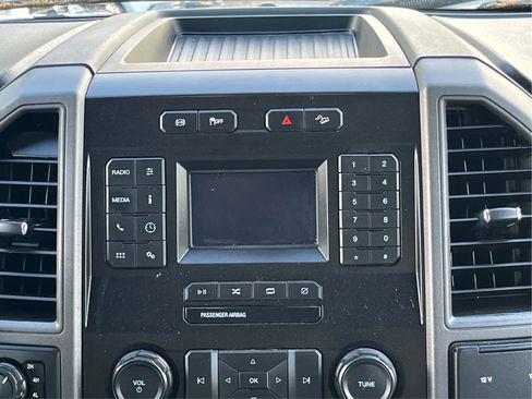 Used 2022 Ford F250 XL w/ Power Equipment Group image 11