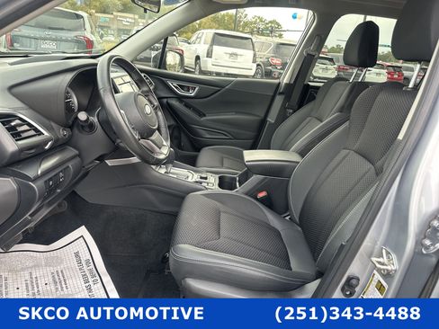 Used 2022 Subaru Forester Premium image 11