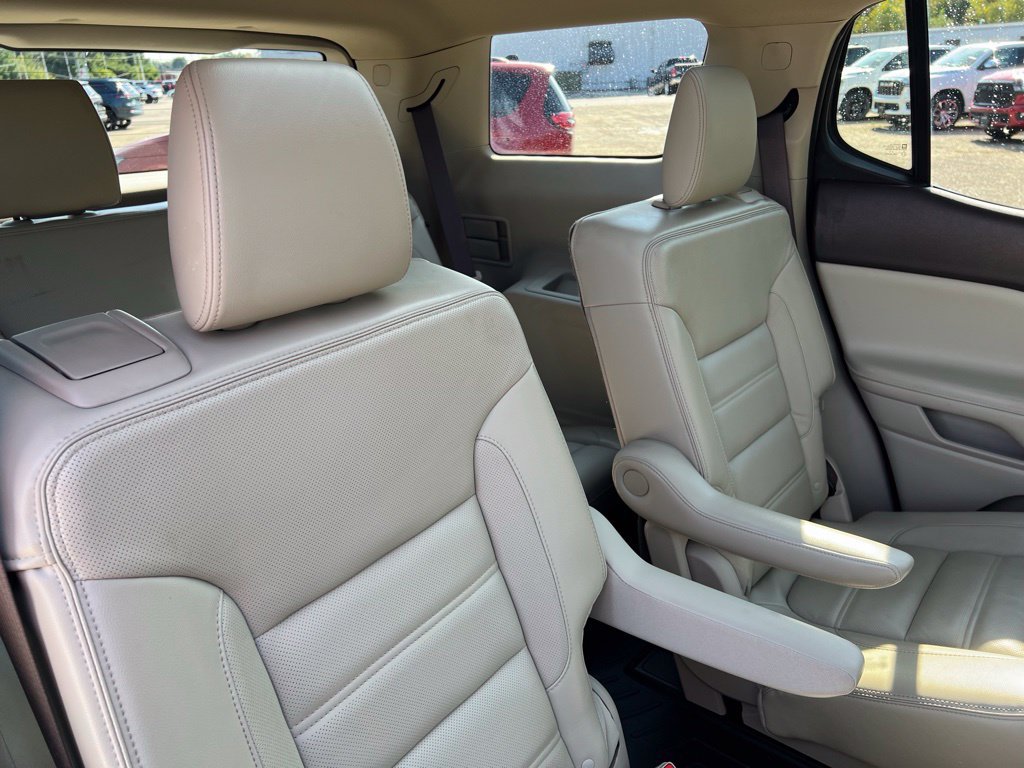 Used 2017 GMC Acadia Denali w/ Technology Package AWD/4WD image 19