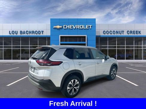 Used 2023 Nissan Rogue SV image 8