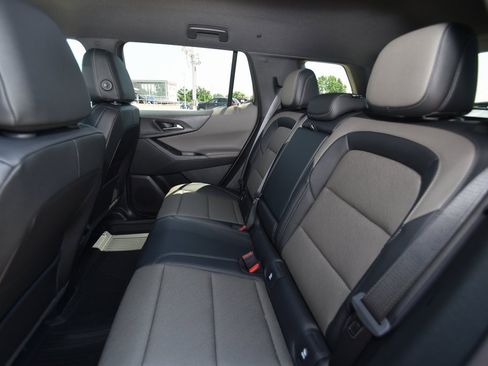 New 2026 Chevrolet Equinox LT w/ Convenience Package II image 11