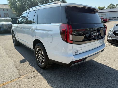 Used 2025 Ford Expedition Platinum AWD/4WD image 7