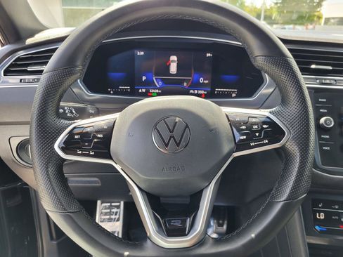 Certified 2022 Volkswagen Tiguan SE R-Line FWD image 34