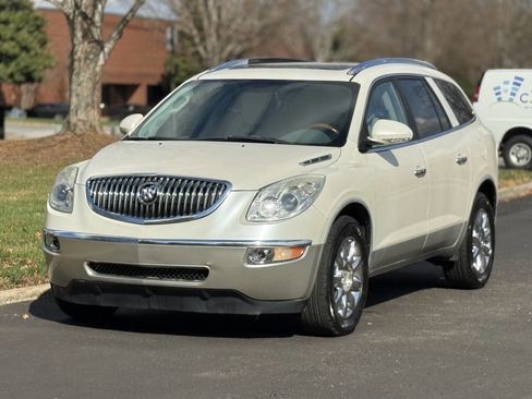 Used 2011 Buick Enclave CXL image 2