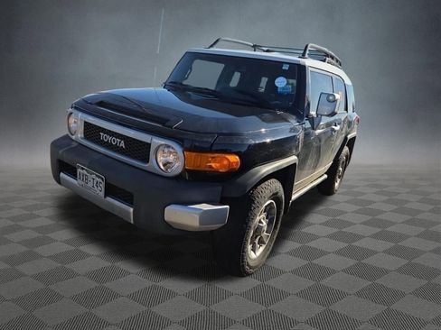 Used 2011 Toyota FJ Cruiser 4WD w/ Upgrade Pkg image 4