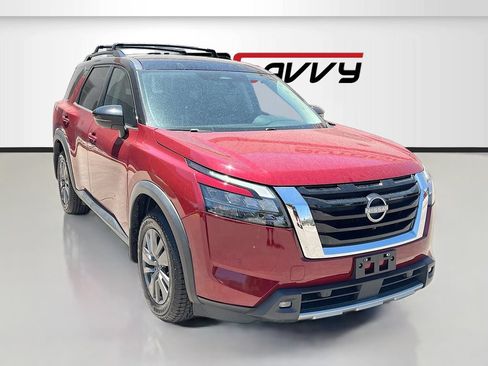 Used 2022 Nissan Pathfinder SL AWD/4WD image 1