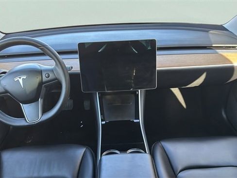 Used 2020 Tesla Model 3 Standard Range Plus image 15