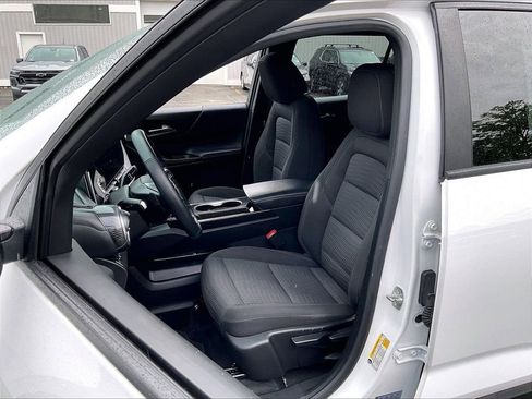 Used 2025 Chevrolet Equinox LT w/ Safety and Technology Package AWD/4WD image 10