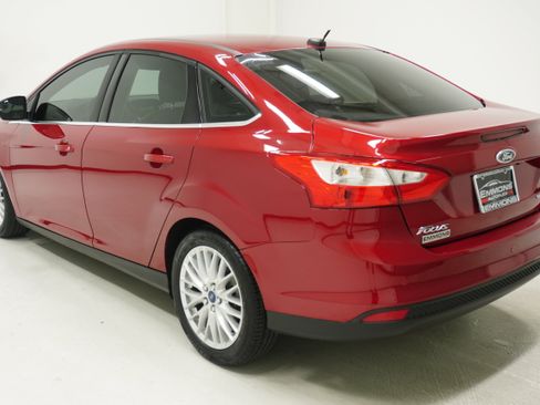 Used 2012 Ford Focus SEL FWD image 6