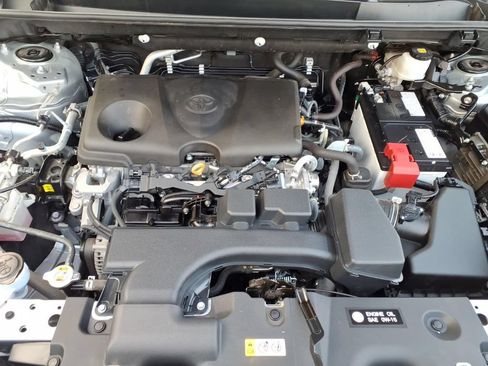 Used 2025 Toyota RAV4 XLE FWD image 30