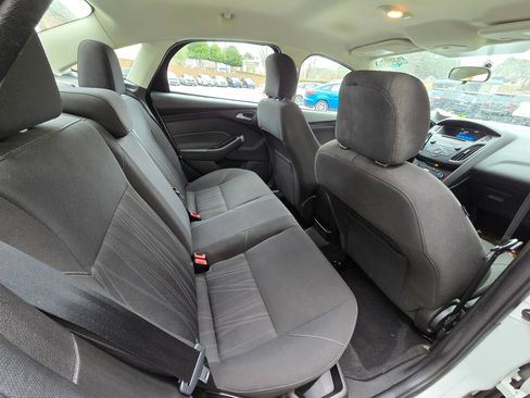 Used 2017 Ford Focus SE image 14