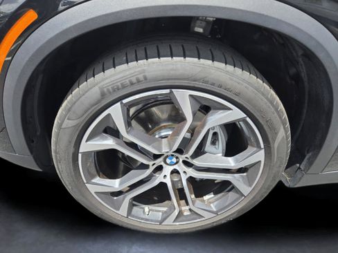 Certified 2024 BMW X5 xDrive40i w/ Premium Package AWD/4WD image 9