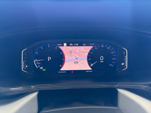 Certified 2024 Volkswagen Taos SEL AWD/4WD image 10
