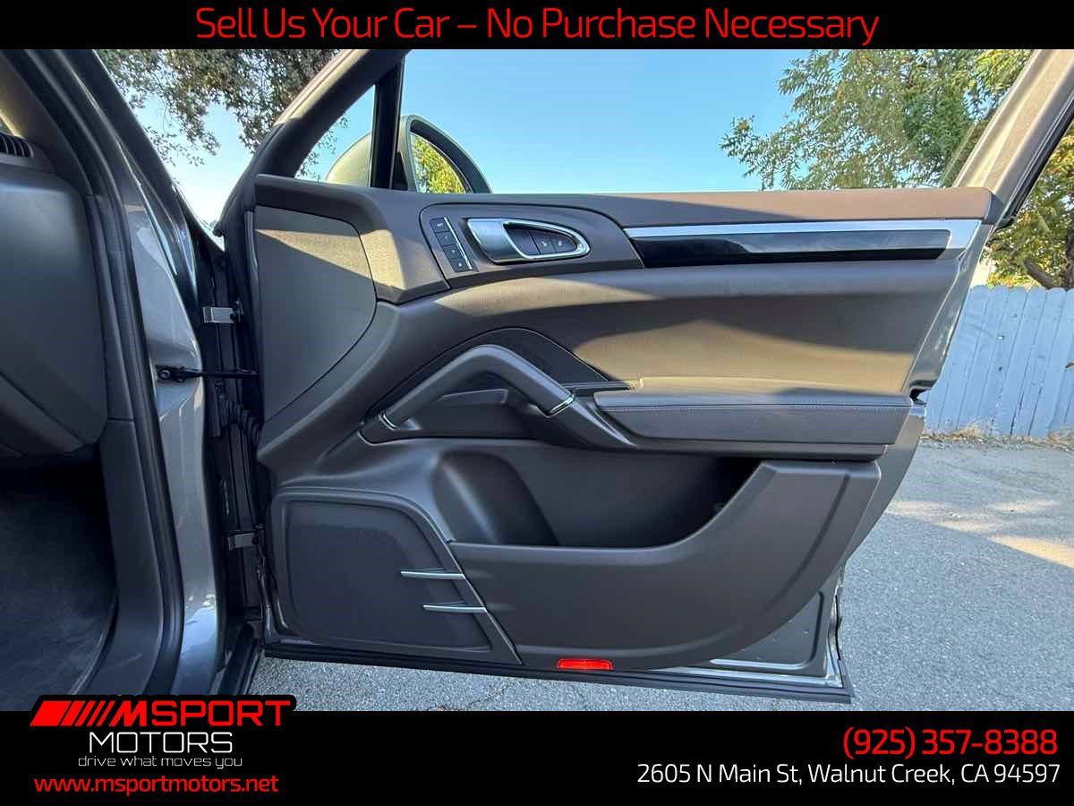 Used 2016 Porsche Cayenne AWD/4WD image 26