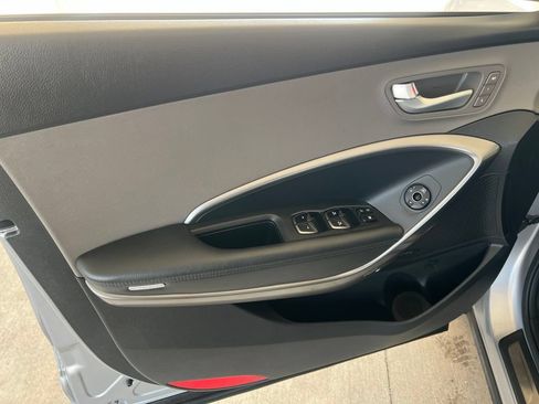 Used 2018 Hyundai Santa Fe AWD image 7
