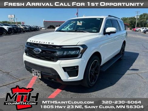 Used 2024 Ford Expedition Limited AWD/4WD image 4