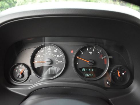 Used 2013 Jeep Patriot Latitude FWD image 15