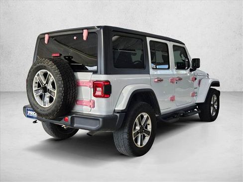 Used 2018 Jeep Wrangler Unlimited Sahara w/ Dual Top Group AWD/4WD image 5