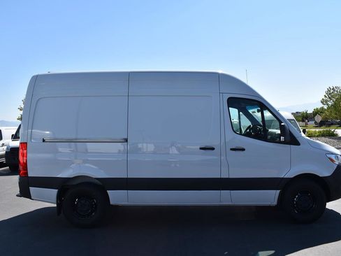 New 2025 Mercedes-Benz Sprinter 2500 image 4