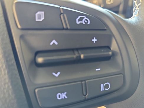 New 2025 Hyundai Venue Limited image 18