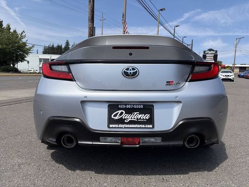 Used 2023 Toyota GR86 Premium RWD image 6
