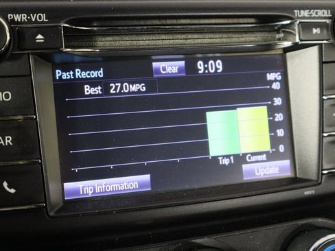 Used 2017 Toyota RAV4 LE FWD image 30
