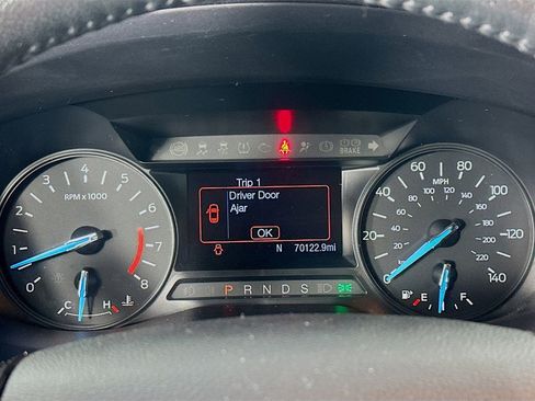 Used 2019 Ford Explorer XLT FWD image 12