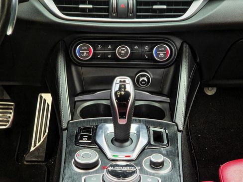 Used 2022 Alfa Romeo Stelvio Sprint AWD/4WD image 31