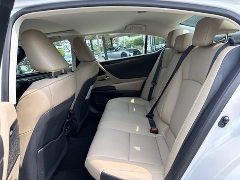 Used 2021 Lexus ES 300h w/ Premium Package FWD image 23
