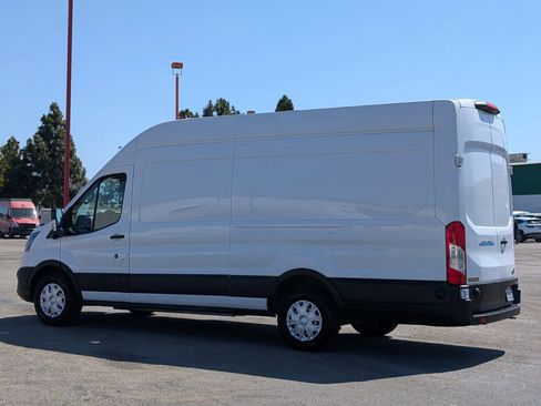 Used 2022 Ford E-Transit 148 High Roof Extended RWD image 5