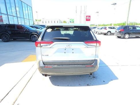Used 2022 Toyota RAV4 LE image 5