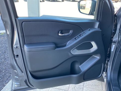New 2026 Nissan Frontier SV AWD/4WD image 18