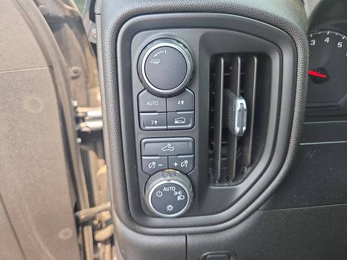 Used 2021 Chevrolet Silverado 1500 Custom AWD/4WD image 26