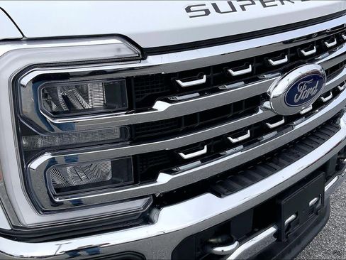 Used 2023 Ford F250 Lariat w/ Chrome Package image 29