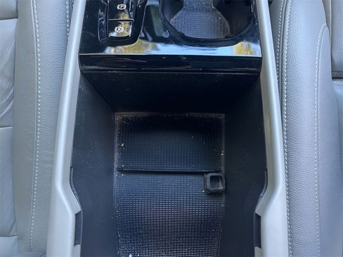 Used 2020 Volvo XC40 T4 Inscription image 46