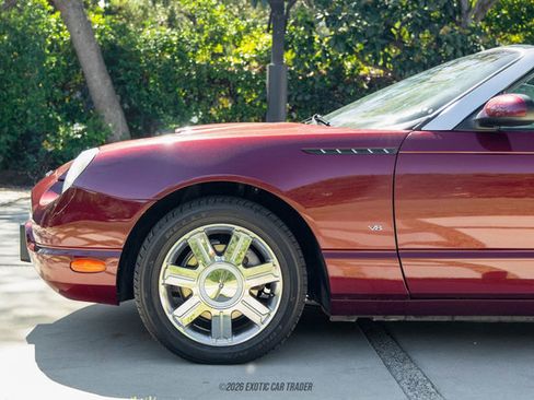 Used 2004 Ford Thunderbird Deluxe image 4