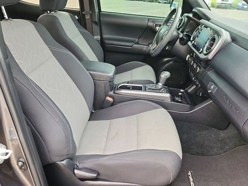 Used 2023 Toyota Tacoma TRD Sport image 17