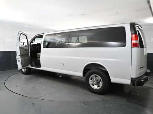 Used 2025 Chevrolet Express 3500 LT w/ LT Preferred Equipment Group RWD image 25