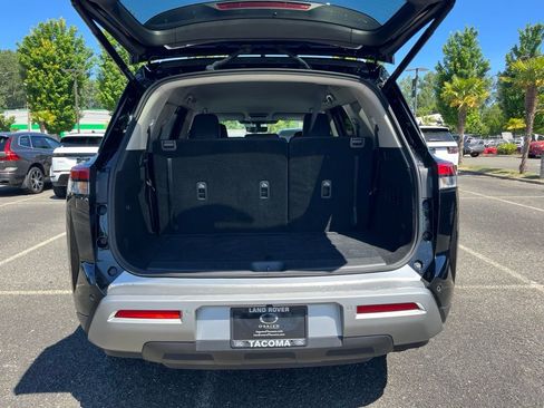 Used 2025 Nissan Pathfinder SL AWD/4WD image 16