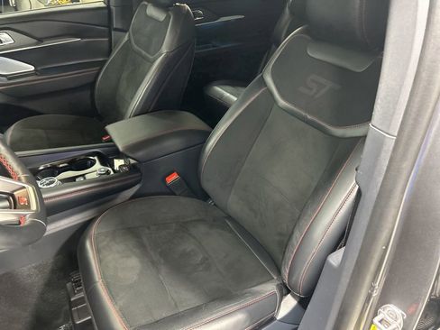 Certified 2025 Ford Explorer ST AWD/4WD image 15