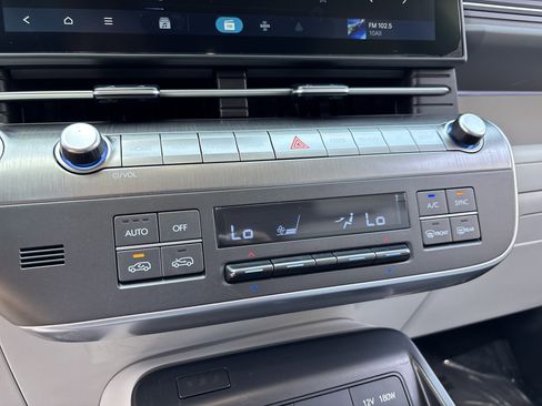 Used 2025 Hyundai Kona Limited FWD image 24