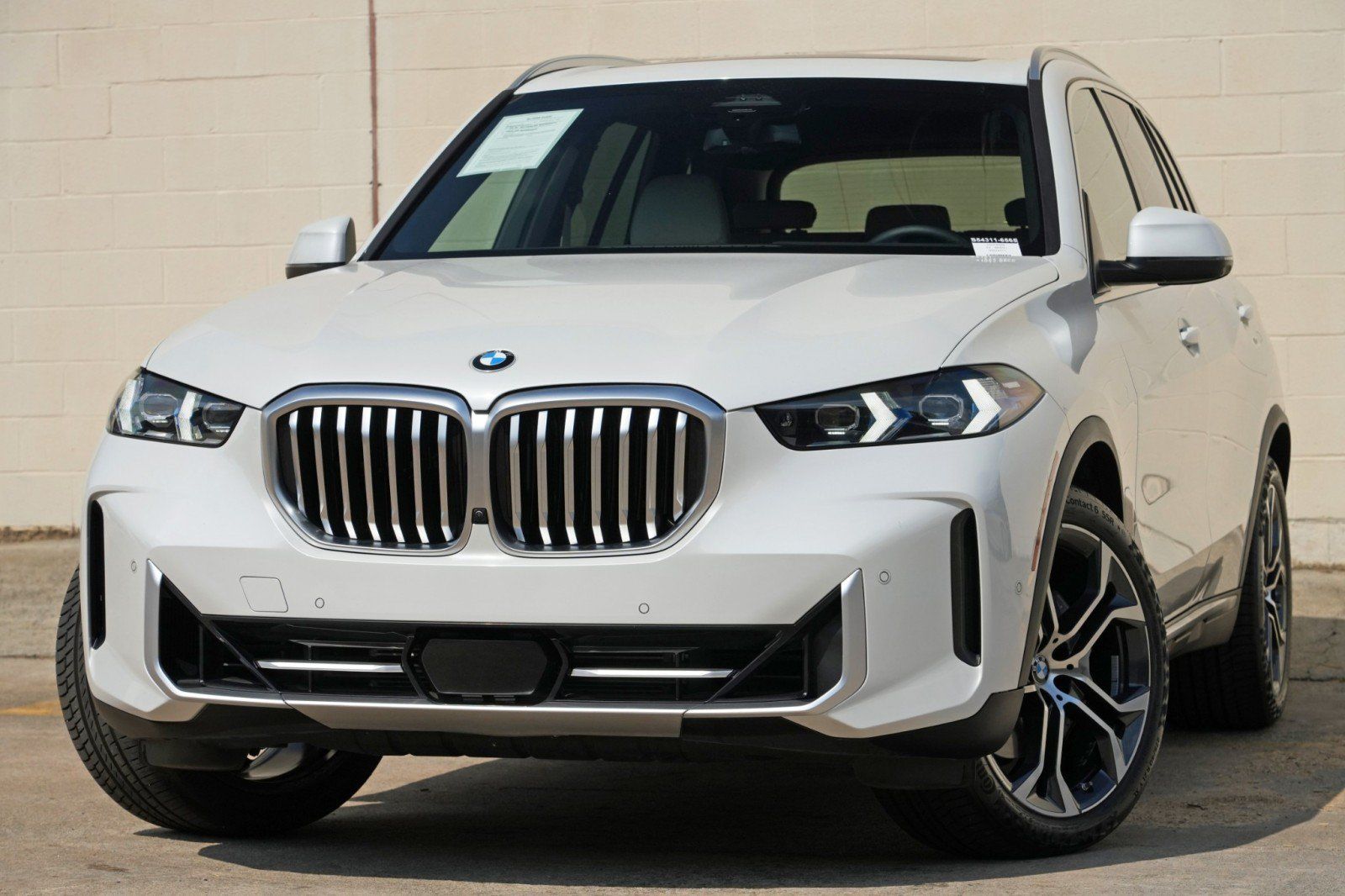 Used 2024 BMW X5 sDrive40i w/ Premium Package RWD image 3