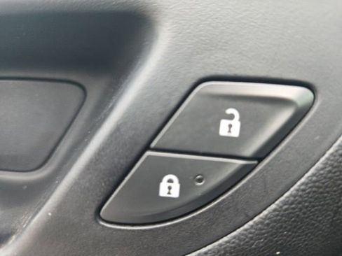 Used 2020 Chevrolet Equinox LT image 36